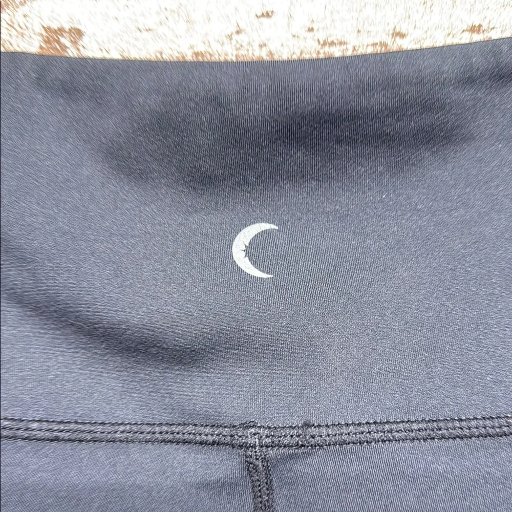 Zyia Black High-Waisted Biker Shorts Capris Women's Size 20‎